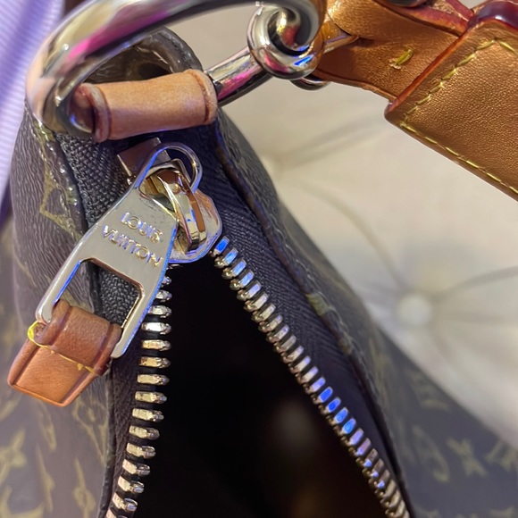 Louis Vuitton beautiful purse - Picture 12 of 13